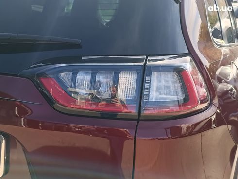 Jeep Cherokee 2019 красный - фото 12