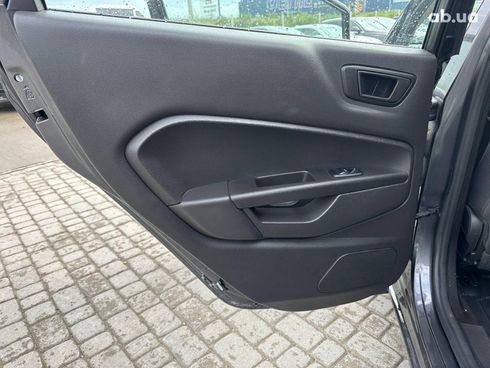 Ford Fiesta 2019 серый - фото 28