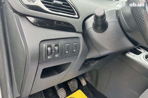 Renault Scenic 2013 - фото 13