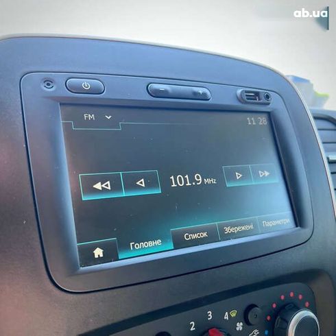 Renault Trafic 2021 - фото 26