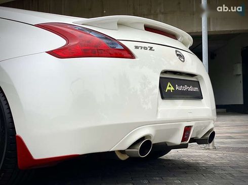Nissan 370Z 2015 - фото 15