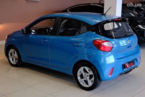 Hyundai i10 2022 голубой - фото 4