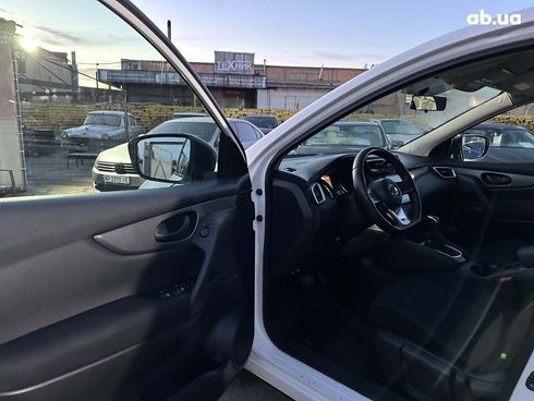 Nissan Qashqai 2019 белый - фото 15