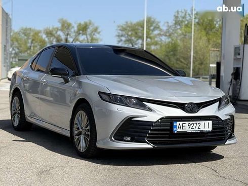 Toyota Camry 2022 - фото 18