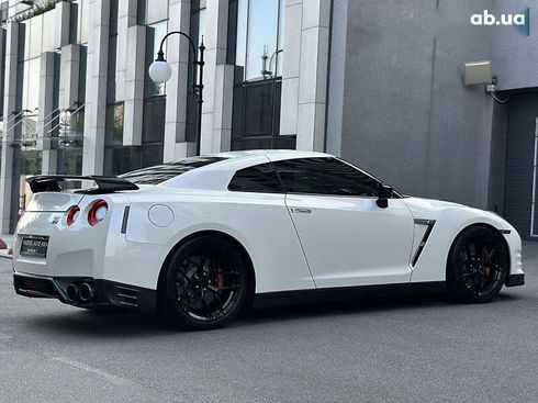 Nissan GT-R 2013 - фото 27