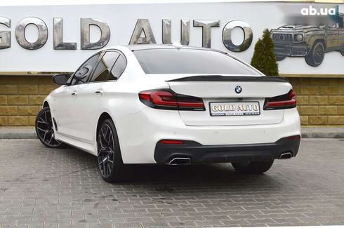 BMW 5 серия 2017 - фото 11