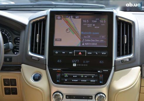 Toyota Land Cruiser 2017 - фото 30