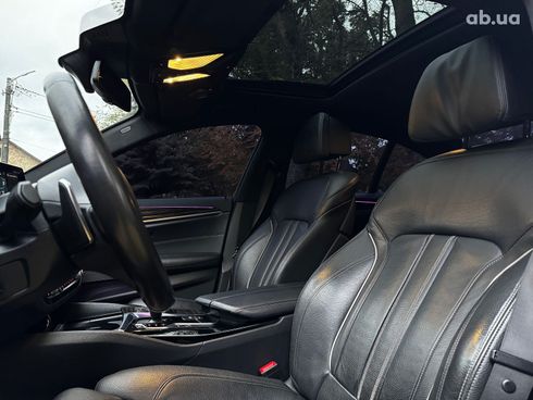 BMW 5 серия 2019 черный - фото 34