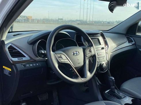 Hyundai Santa Fe 2017 - фото 11