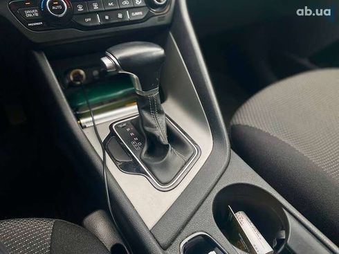 Kia Niro 2017 - фото 28