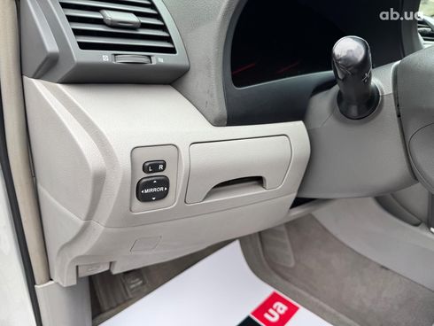 Toyota Camry 2007 серый - фото 19