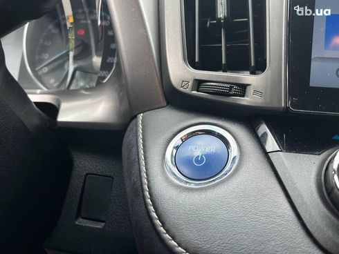 Toyota RAV4 2017 серый - фото 27