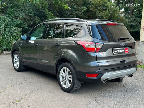 Ford Escape 2018 серый - фото 13