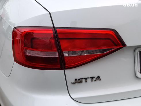 Volkswagen Jetta 2015 белый - фото 7