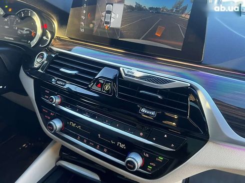 BMW 5 серия 2017 - фото 11