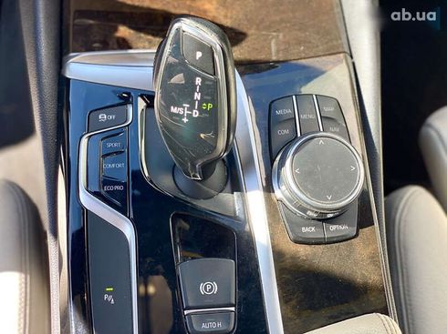 BMW 5 серия 2017 - фото 28