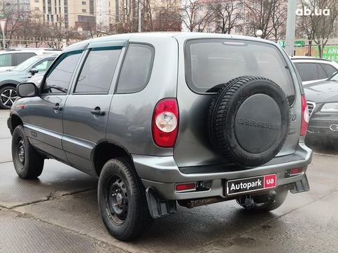 Chevrolet Niva 2007 серый - фото 5