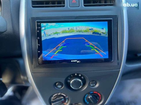 Nissan Versa 2017 - фото 27