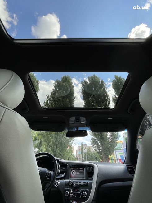 Kia Optima 2012 белый - фото 6