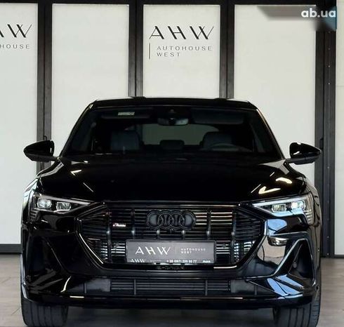 Audi E-Tron 2022 - фото 2