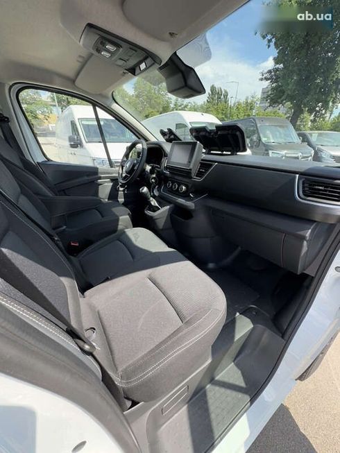 Renault Trafic 2021 - фото 25