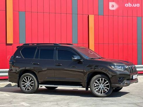 Toyota Land Cruiser Prado 2021 - фото 7