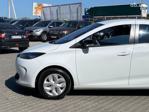 Renault Zoe 2015 белый - фото 3