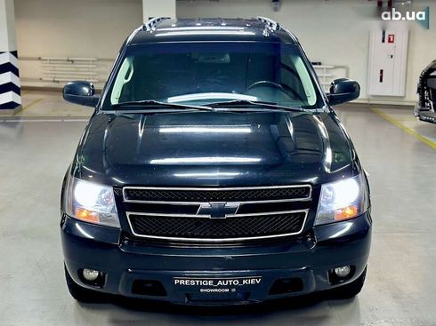 Chevrolet Suburban 2011 - фото 6