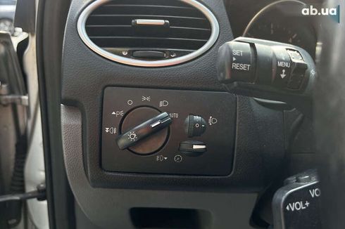 Ford Focus 2010 - фото 11