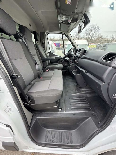 Renault Master 2020 - фото 24