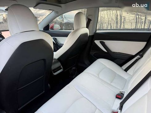 Tesla Model 3 2021 - фото 16