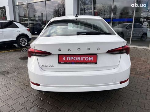 Skoda Octavia 2021 - фото 8