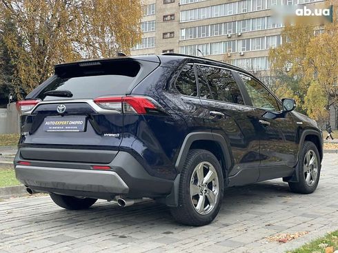 Toyota RAV4 2019 - фото 10