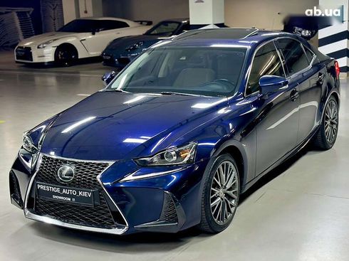 Lexus IS 2017 - фото 9