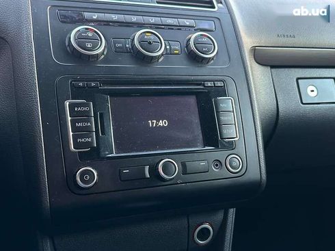 Volkswagen Touran 2012 - фото 21