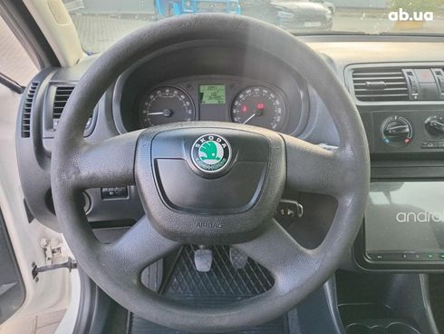 Skoda Fabia 2012 белый - фото 22