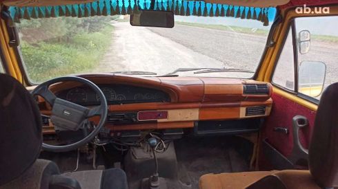 Volkswagen Transporter 1987 желтый - фото 4