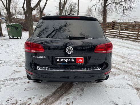 Volkswagen Touareg 2013 черный - фото 7