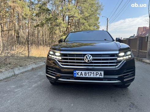 Volkswagen Touareg 2018 коричневый - фото 13