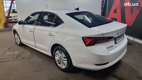 Skoda Octavia 2021 - фото 4