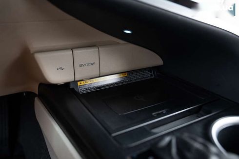 Toyota Camry 2021 - фото 16