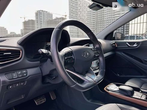 Hyundai Ioniq 2019 - фото 12