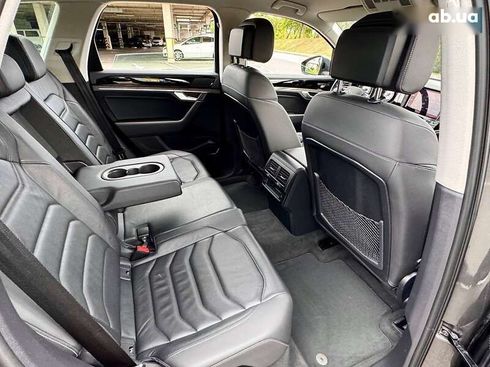 Volkswagen Touareg 2021 - фото 25
