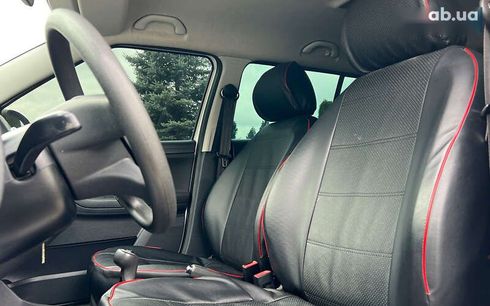 Skoda Fabia 2011 - фото 9