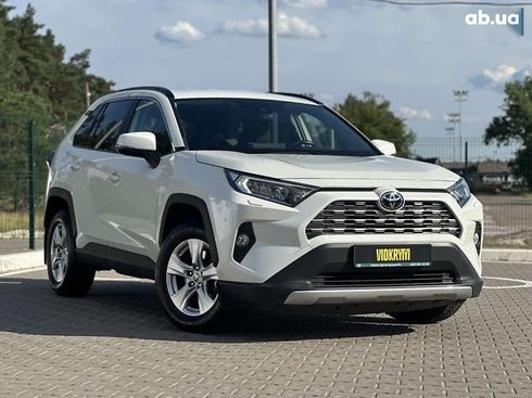 Toyota RAV4 2020 - фото 10