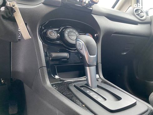 Ford Fiesta 2019 белый - фото 17