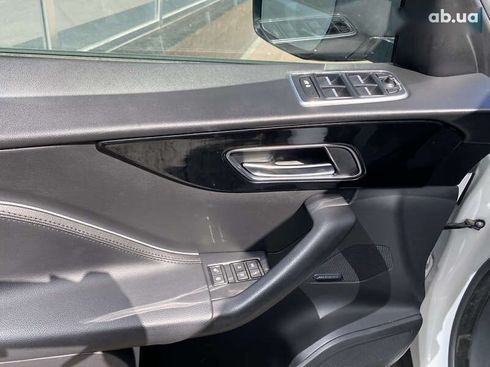 Jaguar F-Pace 2017 - фото 16