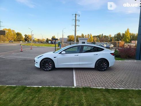 Tesla Model 3 2022 - фото 14