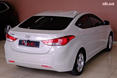 Hyundai Elantra 2013 бежевый - фото 5