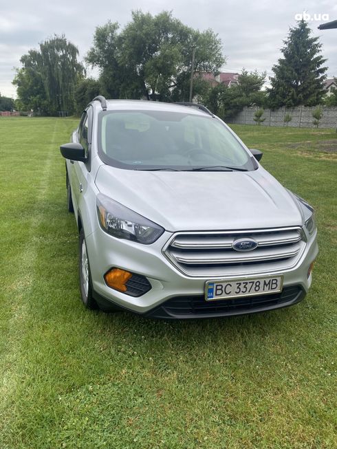 Ford Escape 2018 серый - фото 9